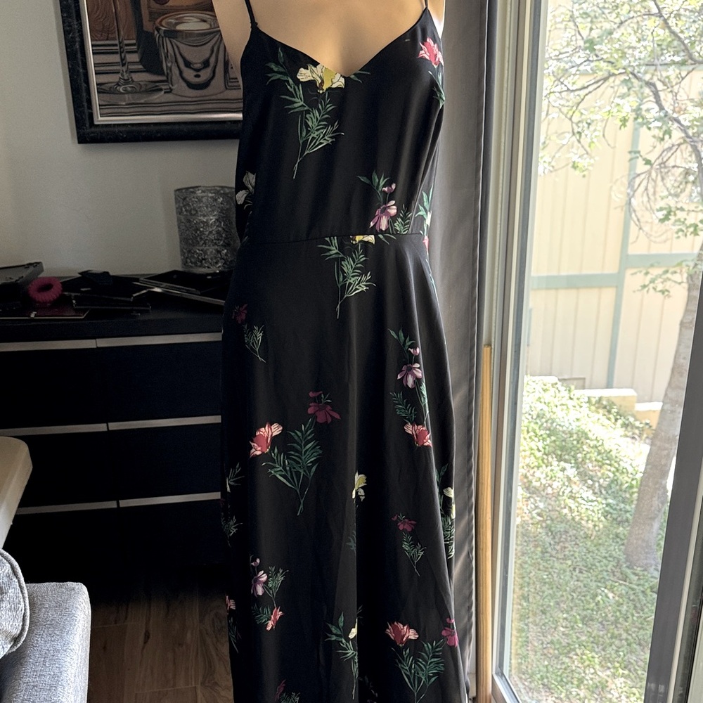 Very sexy Vince Camuto dress. Size 14.  P 7